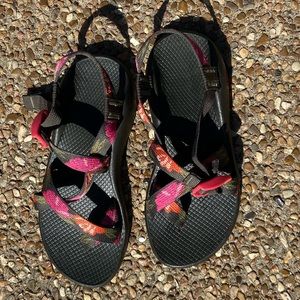 Women’s Chacos size 8